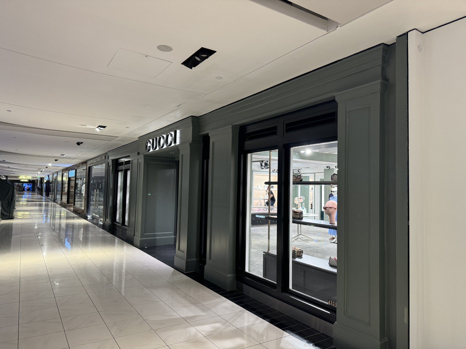 68bfad09e2d5e_Retail - Gucci 2